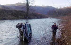 Automobilom sletjela u rijeku Vrbanju: Spasili je banjalučki policajci