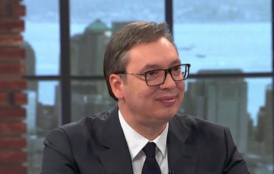 Vučić čestitao Novu godinu: „Želim vam dobro zdravlje, da ekonomski napredujemo još brže“