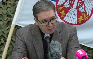 Vučić uz ranjene dječake: Da ste živi i zdravi