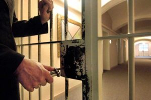 Prijeti joj 12 godina zatvora: Ženi iz Doboja mjesec pritvora zbog smrti supruga