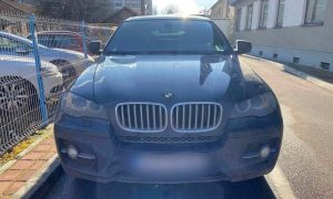 Oduzet luksuzni BMW u Doboju: Upravljao vozilom pijan i bez dozvole
