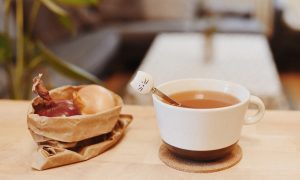 Čaj od crnog luka: Može ublažiti kašalj, glavobolju i tegobe prehlade