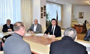 Čubrilović obećao pomoći taksistima iz Srpske: Spremni smo za rješavanje problema