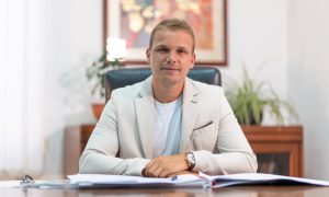 Stanivuković osudio nasilje u Banjaluci: Naš stav nije doprinio ovome – zlonamjerane tvrdnje