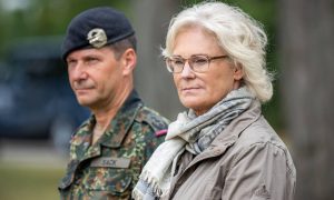 Povlači se: Njemačka ministarka odbrane podnosi ostavku