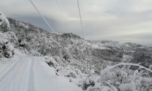 Stubovi dalekovoda pali zbog zime: Kupres bez struje i telefona četiri dana