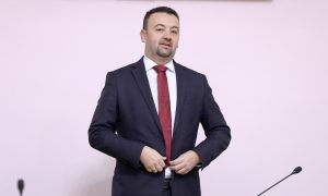 Pavliček upozorio: Hrvatske građane pozivaju za regrutaciju u vojsku Srbije zbog Kosova