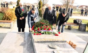 Bivši predsjednik Srpske: Položeno cvijeće na spomen-obilježje Milana Jelića