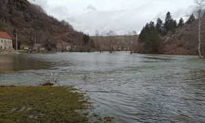 Borba sa vodom u Hercegovini: Dio sela odsječen od putne komunikacije