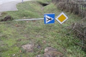 Uhapšen Banjalučanin: Uništavao saobraćajne znakove