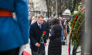 Stanivuković odao počast borcima: Što odvažnije i snažnije obilježavati 9. januar