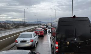 Kolaps nakon udesa: Obustavljen saobraćaj na brzoj cesti Banjaluka – Klašnice VIDEO