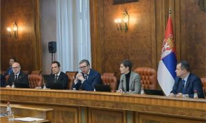 Vučić informisao vladu o razgovoru sa “petorkom”: Težak dan za Srbiju