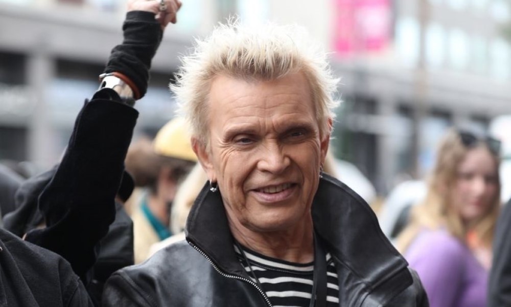 Roker mekog srca: Bili Ajdol posjetio Holivudsku stazu slavnih sa svojom djecom i unukama