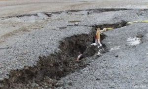 Urušen prilazni put: Naselje kod Blagaja u putnoj blokadi zbog klizišta