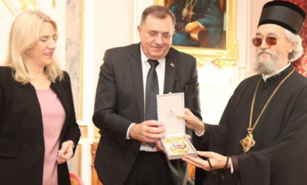 Prijem u Vladičanskom dvoru: Dodik i Cvijanovićeva poklonili panagiju presvete Bogorodice episkopu Jefremu