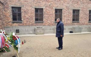 Dodik o stradanju Jevreja: Važno njegovati kulturu sjećanja na žrtve Holokausta FOTO