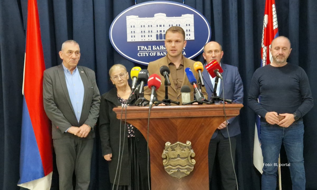 Opet problem s penzionerskim parama: Stanivuković tvrdi da je sporan način isplate