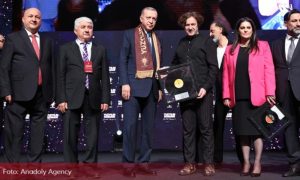 Na festivalu u Istanbulu: Erdogan uručio plaketu Bregoviću