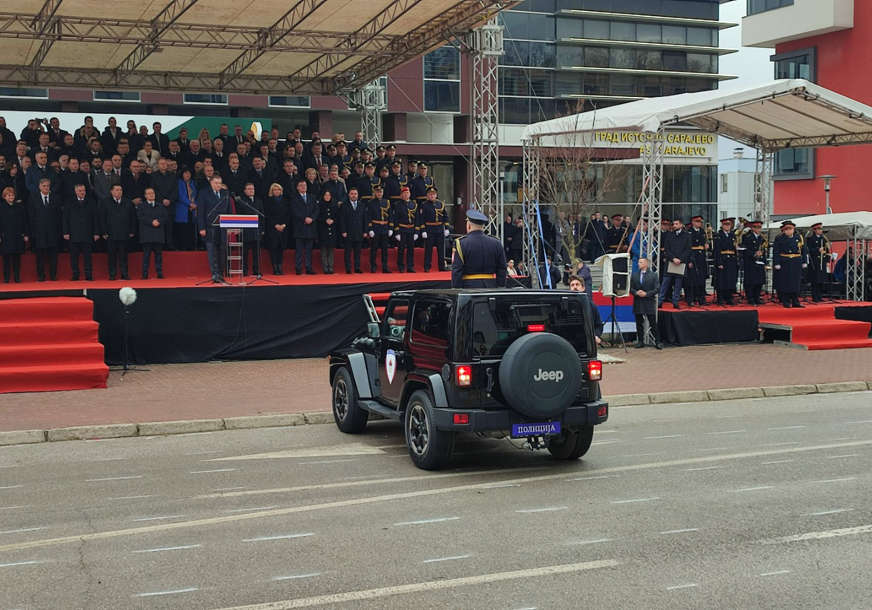 Dan Republike: Počeo Svečani defile u Istočnom Sarajevu VIDEO