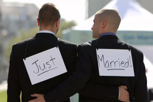 Grčka legalizovala istopolne brakove: Parovima će biti zakonski dozvoljeno i da usvajaju djecu