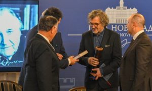 Priznanje za Emira Kusturicu: Uručena mu književna nagrada “Dejan Medaković”