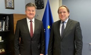 Varhelji razgovarao sa Lajčakom: Pomak u dijalogu Beograda i Prištine ključan za napredak na EU putu