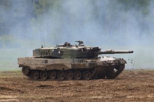 Kleverli poručio: London i dalje želi da Kijev dobije njemačke tenkove