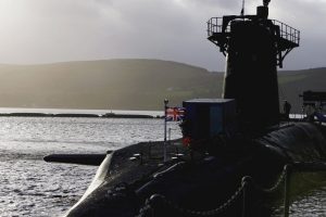 Britanski ministar bijesan: Nuklearnu podmornicu krpili super ljepilom