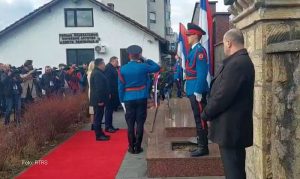 Počelo obilježavanje Dana RS: Na groblju Sveti Pantelija u Banjaluci položeni vijenci palim borcima VRS VIDEO