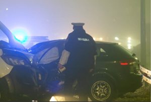 Sudar “audija” i kombija: Vatrogasci iz automobila izvlačili vozača