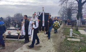 Sahrana u Prijedoru: Više stotina ljudi ispratilo Ljubišu i Andreu na vječni počinak