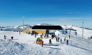 Dočekali svojih pet minuta: Snijeg izmamio skijaše u planinske ski centre