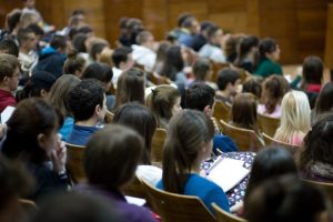 Zbog glasanja: Univerziteti plaćaju studente da promijene prebivalište