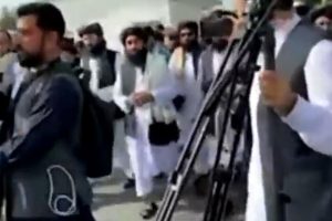 Osuđeni za razna krivična djela: Talibani bičevali muškarce na stadionu