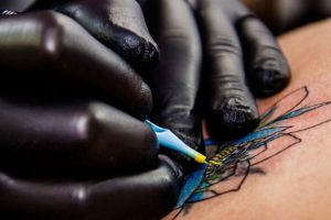 Saloni za tetoviranja u Banjaluci svakodnevno puni: Po tetovažu idu i u osmoj deceniji