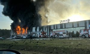 Na terenu 50 vatrogasaca: Gori američka fabrika dronova VIDEO