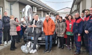 Proslavili 30 godina uspješnog poslovanja: Radnici iznenadili gazdu i kupili mu automobil