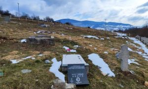Porušeno šest spomenika: Oskrnavljeno srpsko pravoslavno groblje