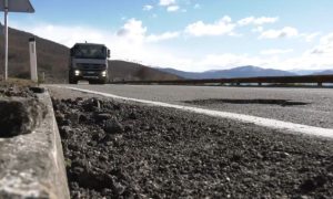 Ko i kako kontroliše? Pod lupom kvalitet asfalta na putevima u Srpskoj VIDEO