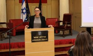 Obezbjeđenje intervenisalo: Izraelski diplomata izbačena sa samita VIDEO