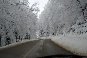 Snijeg na Han Pogledu do 60 centimetara, svi putevi prohodni
