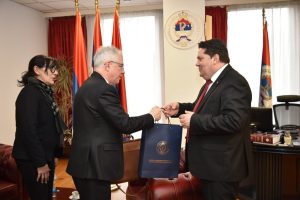 Stevandić sa ambasadorom SAD u BiH: Srpska vodi odbrambenu politiku
