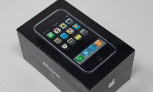 Očekuje se da će dostići cijenu od 50.000 dolara: Na prodaju iPhone prve generacije