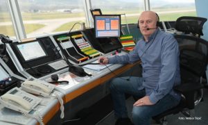 Dejan je kontrolor letenja na banjalučkom aerodromu: Posao je mnogo stresan, ali i dinamičan
