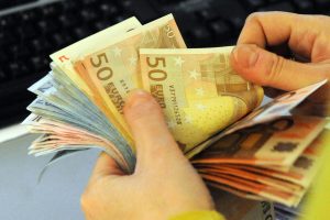 Centralna banka: Od 1. februara evro jedina valuta na Kosovu za gotovinske transakcije