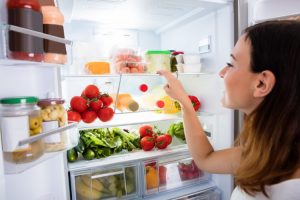 Gube se kvalitet i ukus: Ove namirnice mnogi čuvaju u frižideru, a ne bi smjeli