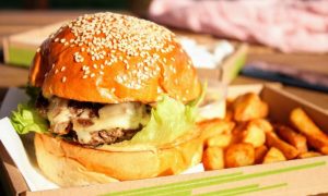 Skupo ga koštalo jelo nakon izlaska: Vege hamburger platio više od 700 evra