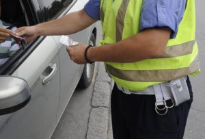 “Oprostili” saobraćajne prekršaje: Policajci optuženi za uzimanje mita od 300 KM