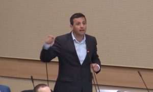 Vukanović u parlamentu poručio: Autom ću blokirati puteve u Republici Srpskoj VIDEO